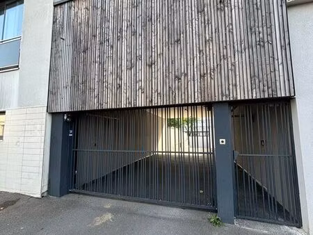 parking sous terrain - quartier république