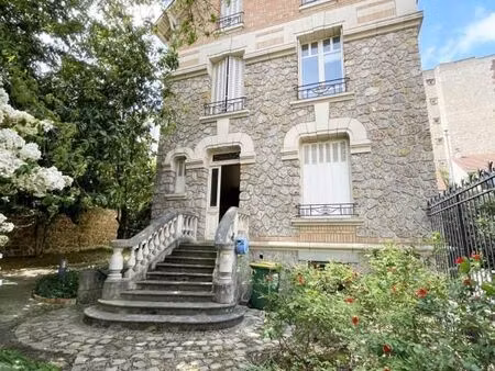 maison 11 pièces 361 m²
