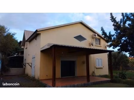 maison de 2015  135m2 4 chambres  2 salles de bains