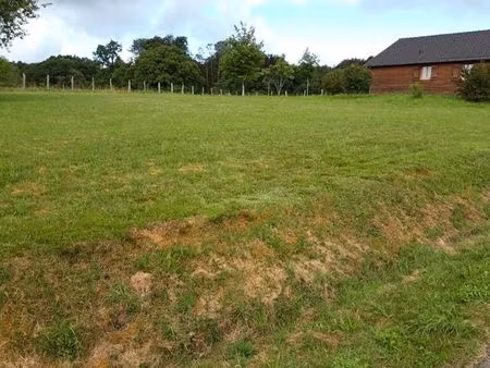 terrain 1210m2 constructible