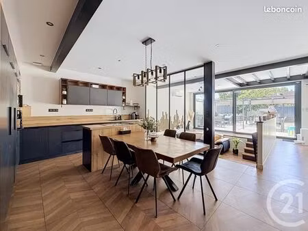 maison 5 pièces 126 m²