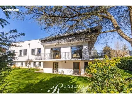 villa 7 pièces 202 m²