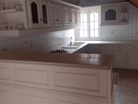 appartement avec balcon situé secteur de la mare