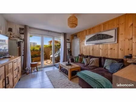 apparemment t1 bis avec terrasse et parking