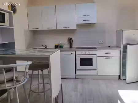 logement t2 2e etage
