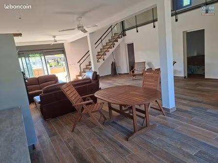 villa 3 pièces 147 m²