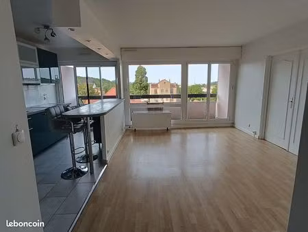 t2 57m2 chaville rive droite (cave et parking)