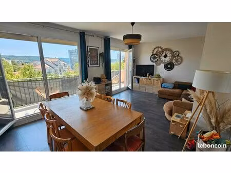 appartement t4 de 93 m² – 3 chambres – garage fermé – balcon – besançon
