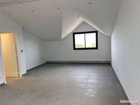 location bureau stella centre d'affaire 30 m2