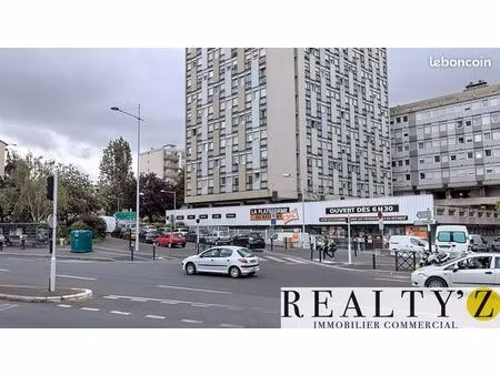 restaurant 306 m²