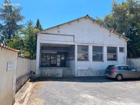 à vendre : local en centre-ville de barbezieux