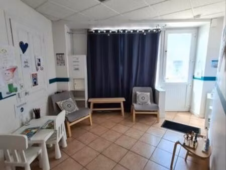 local commercial ou cabinet larche