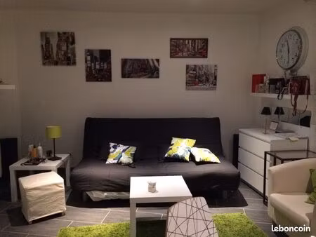 a louer studio meublé
