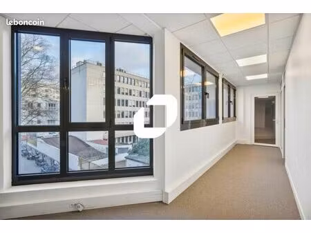 bureaux 146 m²