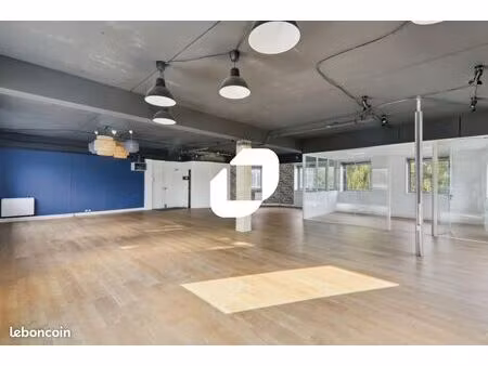 bureau 157 m²