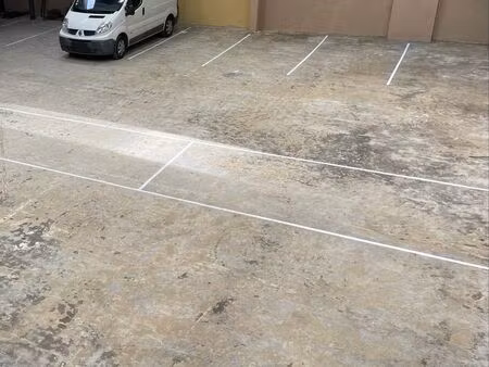 loue places de parking couvertes centre ville brive
