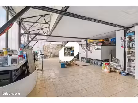 local d'activité 155 m²