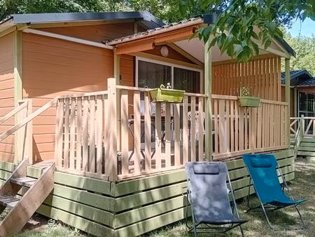 a vendre chalet dans camping au bord de la dordogne