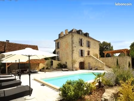 maison 11 pièces 340 m²