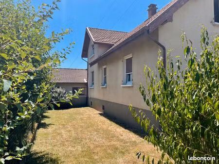maison individuelle avec jardin - secteur calme en impasse