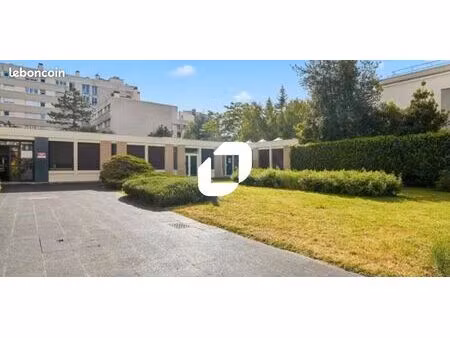 bureau 338 m²
