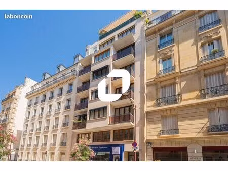 bureau 63 m²