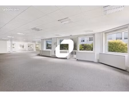 bureau 333 m²