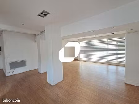 local commercial 145 m²
