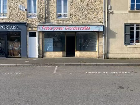 local commercial 50m2 sur le quai