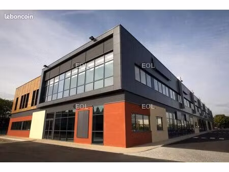 local d'activité 1 236 m²