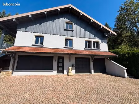 maison 6 pièces 218 m²