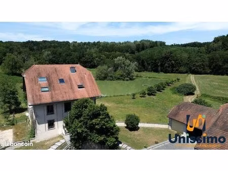 appartement 4 pièces 104 m²