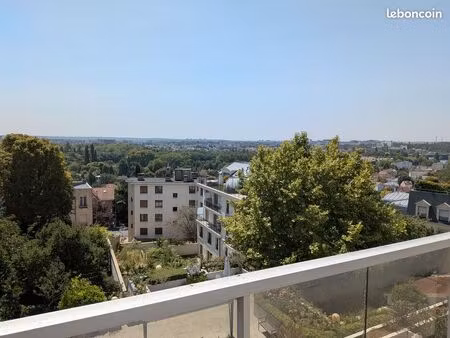 appartement 3 pièces de 84m2 avec terrasse de 37m2 au sein d'une résidence service