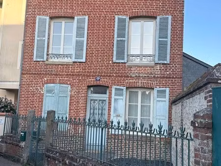 libre le 9 août appartement centre de pont l’evêque