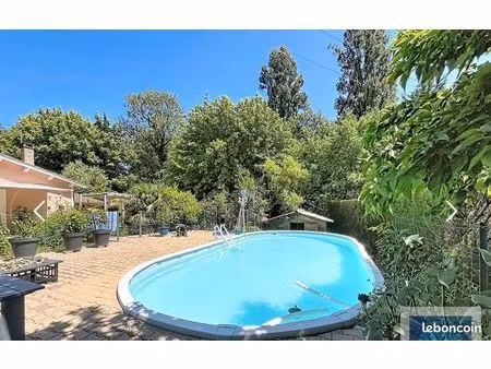 villa de 5600m2 avec piscine à corignac