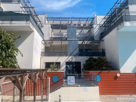 appt f2 avec piscine parkg couvert carriere sous poissy