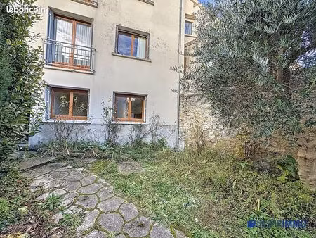 studio 1 pièce 26 m²