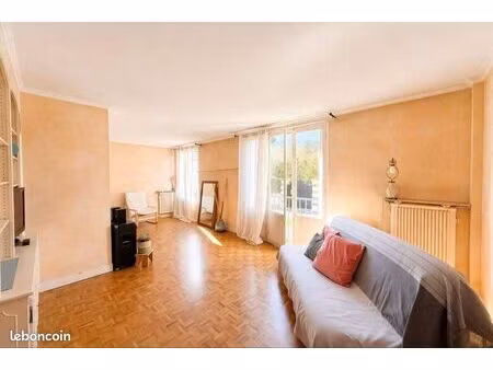 versailles notre-dame – 68 m² meublé – 2/3 chambres – parking – bail mobilité / étudiant (