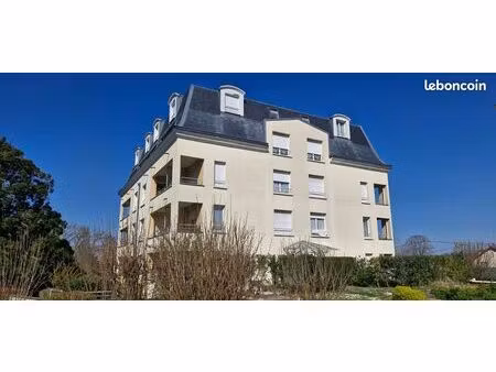 studio refait à neuf de 22 40 m² avec place de parking extérieur. parc soubiran