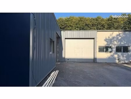 dépôt à louer de 250 m2