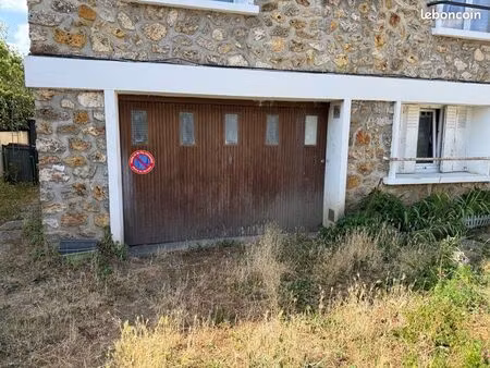 garage  à vendre 24  rue maurice courtan  78300 poissy