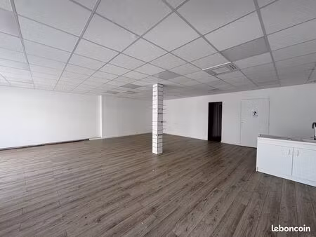 local 204 m² elbeuf