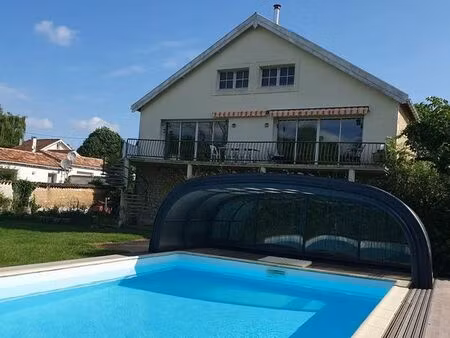 havre de paix d'exception en centre ville à saint jean d'angély en charente maritime  avec