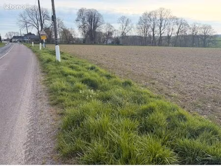 terrain 705 m² fresquiennes