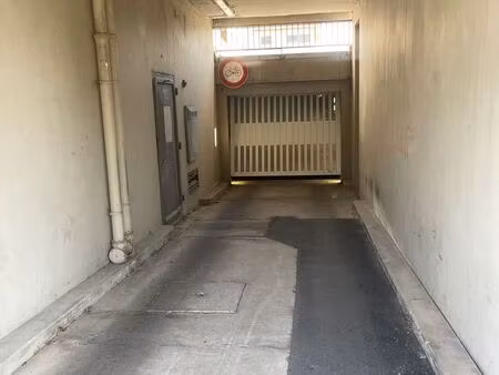 garage à la petite-hollande  25200 montbéliard