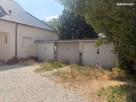 box st maur