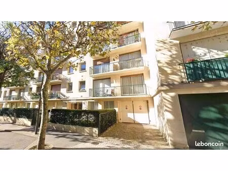 parking rue huchon