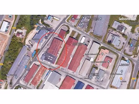 local 3600 m² chalezeule