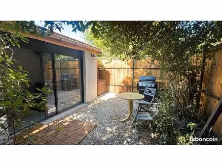 petite « maison / studio » neuve meublée avec jardin privatif