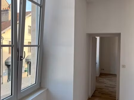 loue appartement 3 pièces 56 m² au coeur d'ornans